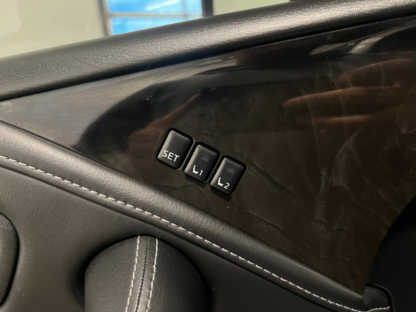 Used 2024 INFINITI QX80 Sensory image 27