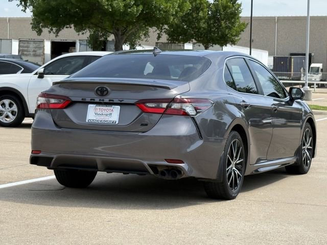 Used 2022 Toyota Camry SE FWD image 4