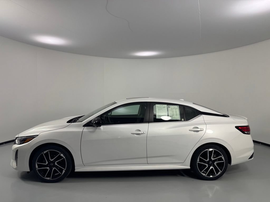 Used 2024 Nissan Sentra SR w/ SR Premium Package FWD image 4