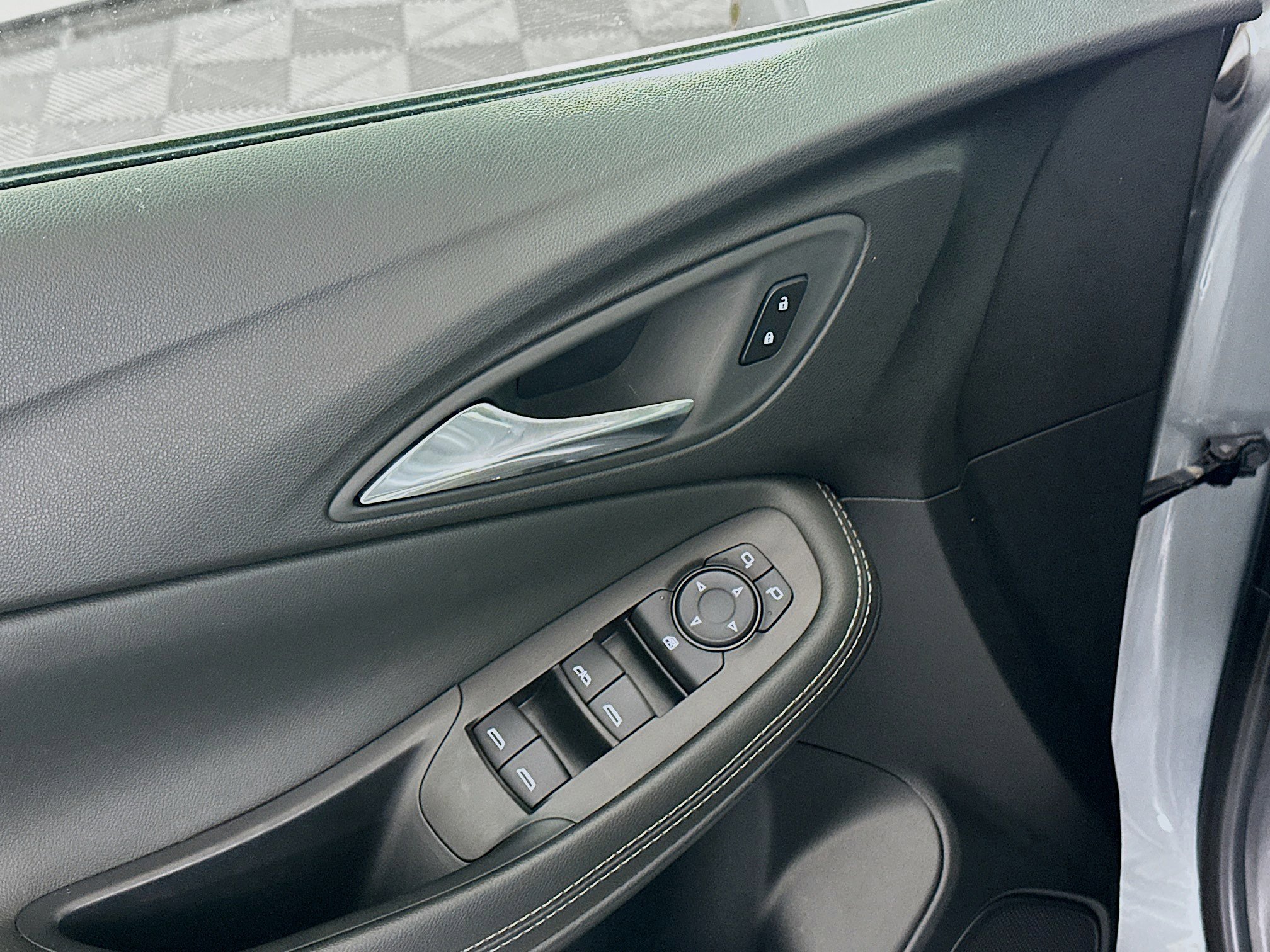 Used 2025 Buick Encore GX Preferred image 15