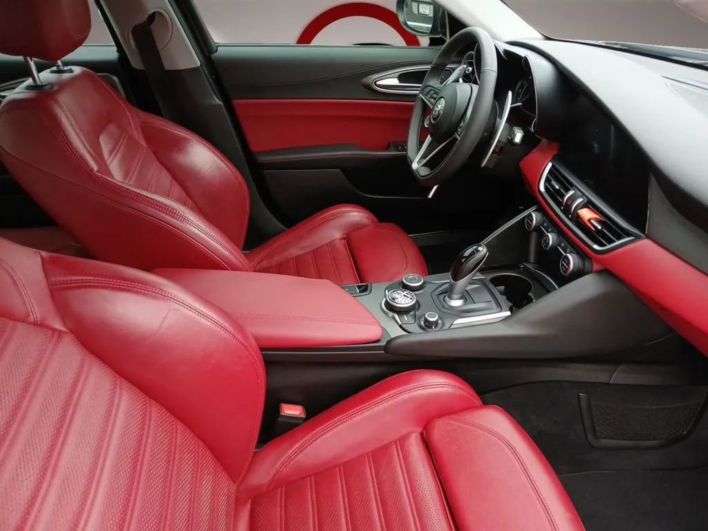 Used 2019 Alfa Romeo Giulia Ti Sport w/ Quick Order Package 22U Sport RWD image 15