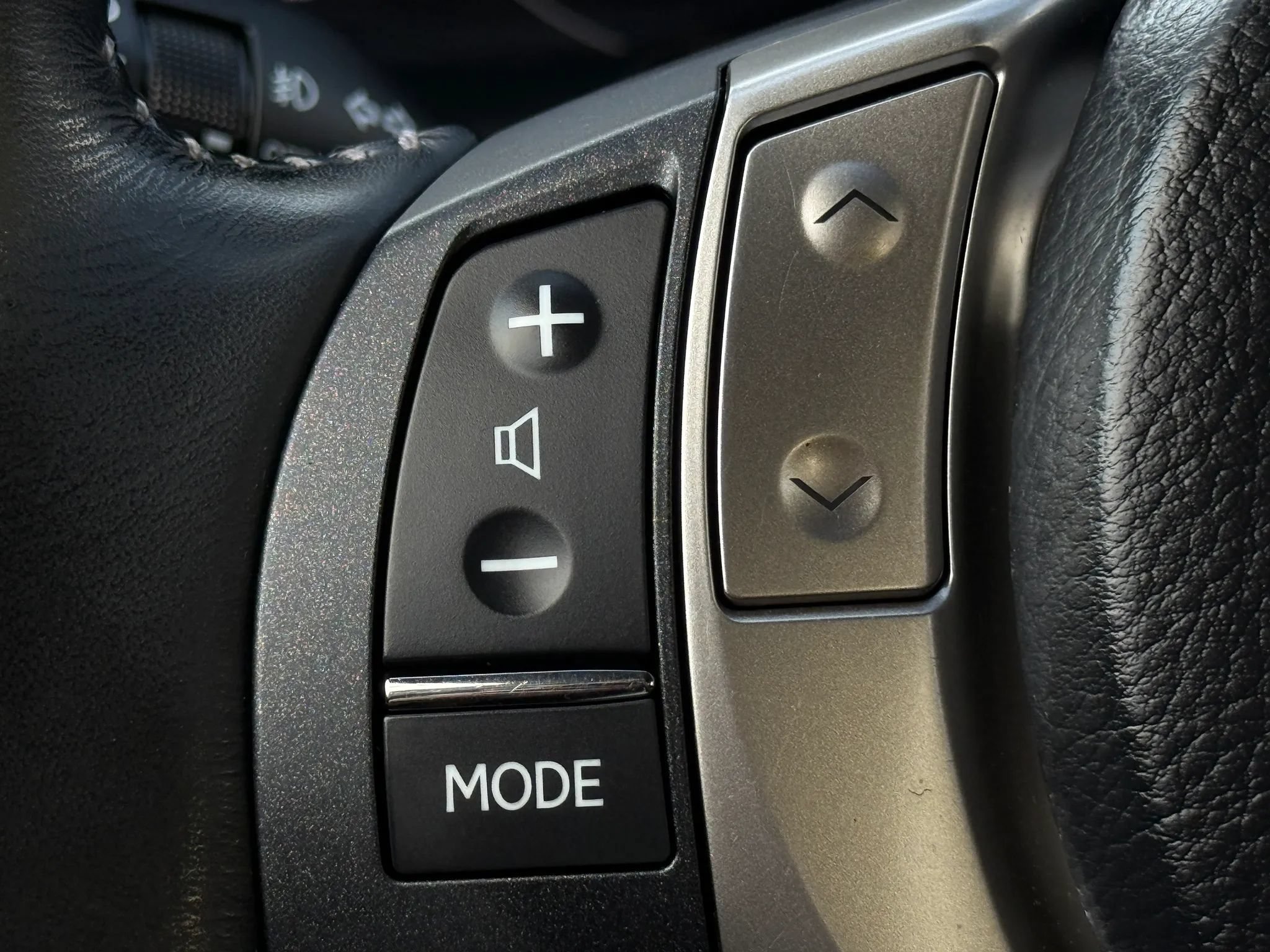 Used 2014 Lexus ES 350 w/ Luxury Package FWD image 31