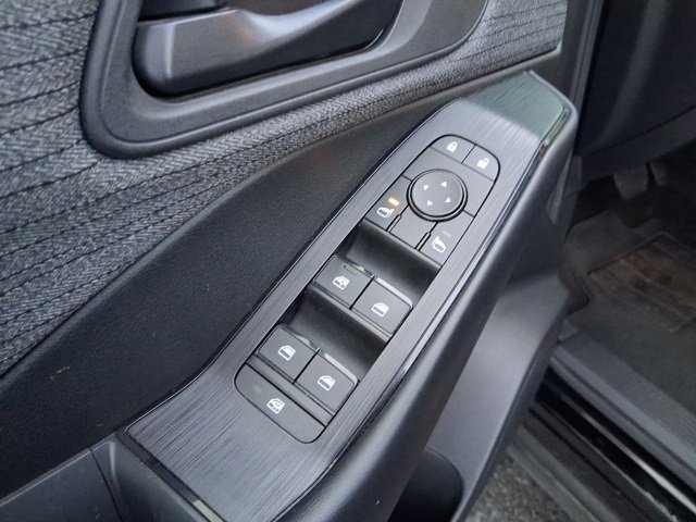 Used 2023 Nissan Rogue S image 10