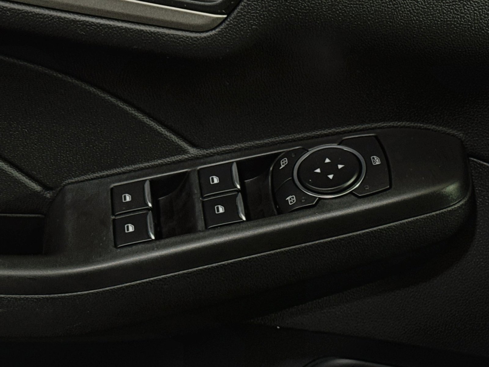 Used 2021 Ford Escape SEL image 16