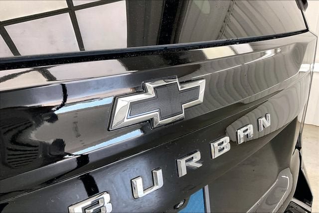 Certified 2025 Chevrolet Suburban High Country AWD/4WD image 32
