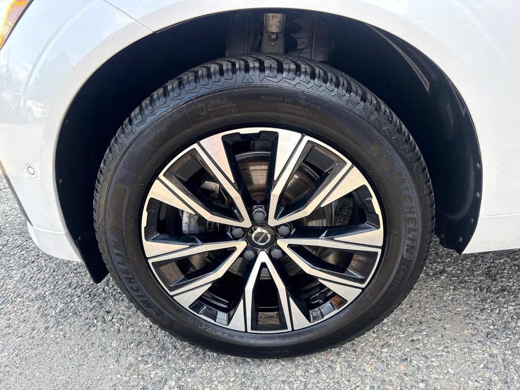 Used 2024 Volvo XC60 B5 Plus w/ Protection Package Premier AWD/4WD image 11