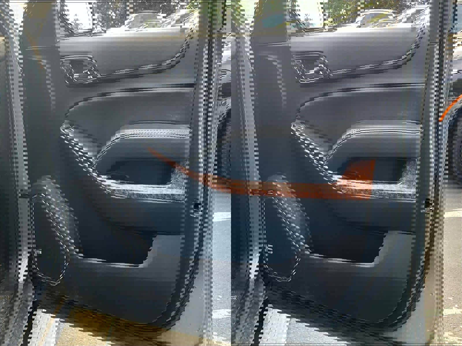 Used 2018 Chevrolet Tahoe Premier image 24