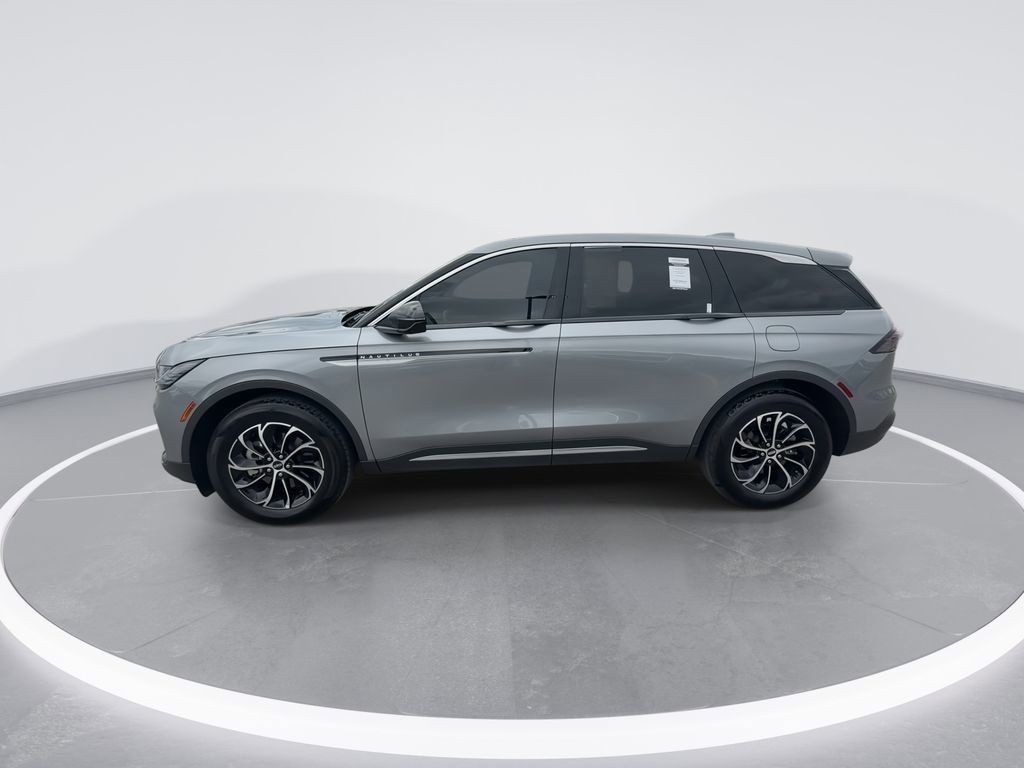 Used 2025 Lincoln Nautilus Premier AWD/4WD image 5