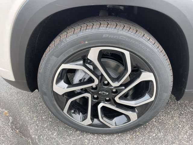New 2026 Chevrolet Trax RS w/ Sunroof Package FWD image 10
