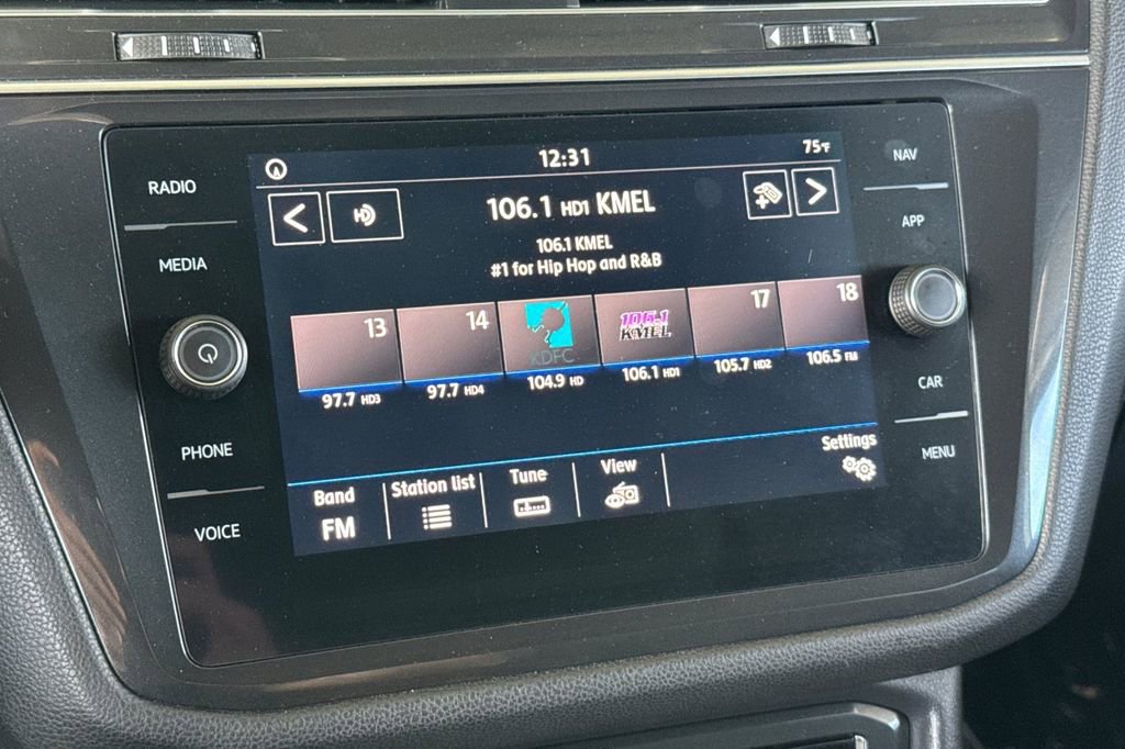 Used 2019 Volkswagen Tiguan SEL R-Line image 16