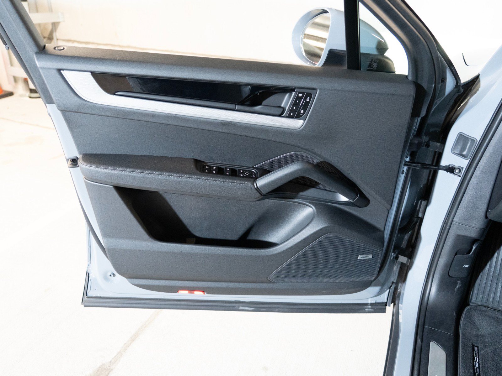 Certified 2026 Porsche Cayenne AWD/4WD image 15