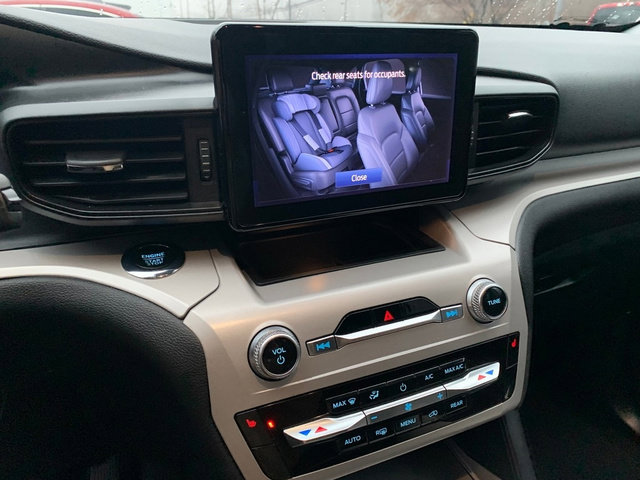 Used 2023 Ford Explorer XLT w/ Class IV Trailer Tow Package image 31