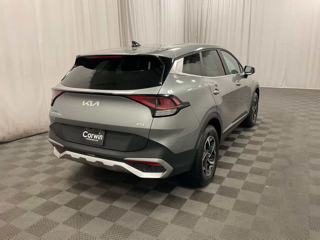 Used 2024 Kia Sportage LX image 5
