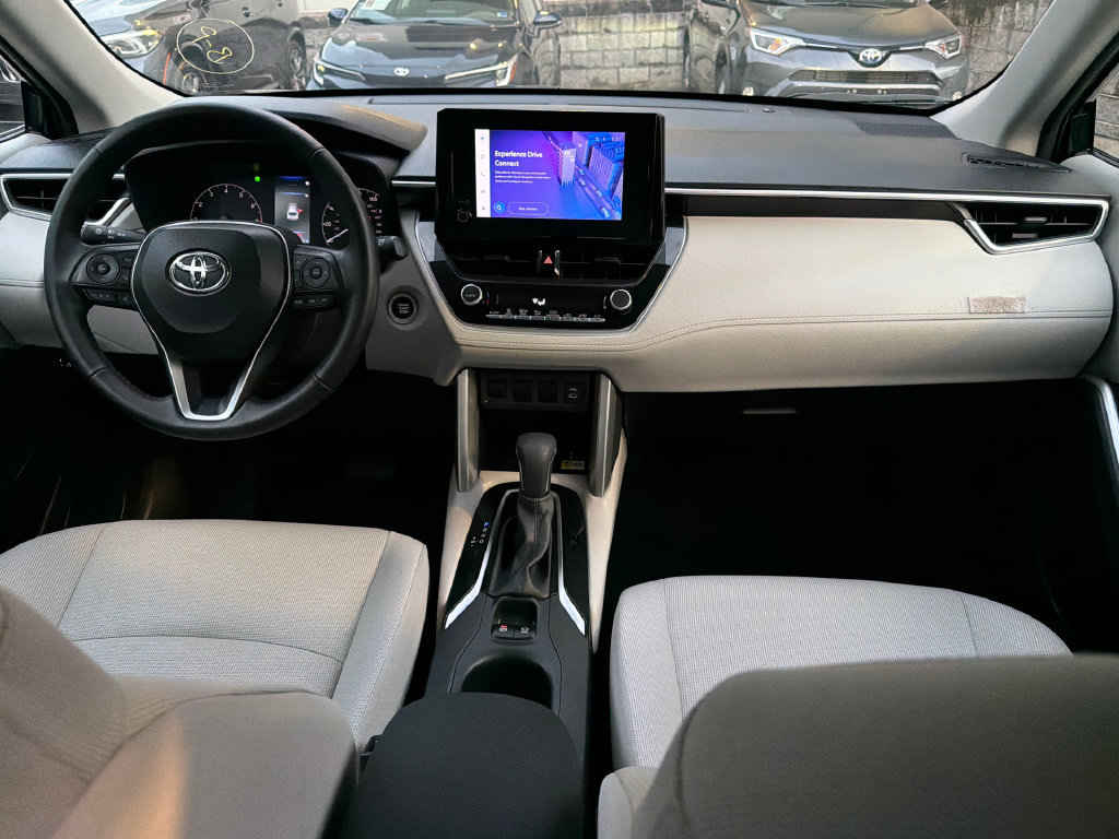 Used 2023 Toyota Corolla Cross LE w/ Moonroof Package AWD/4WD image 16