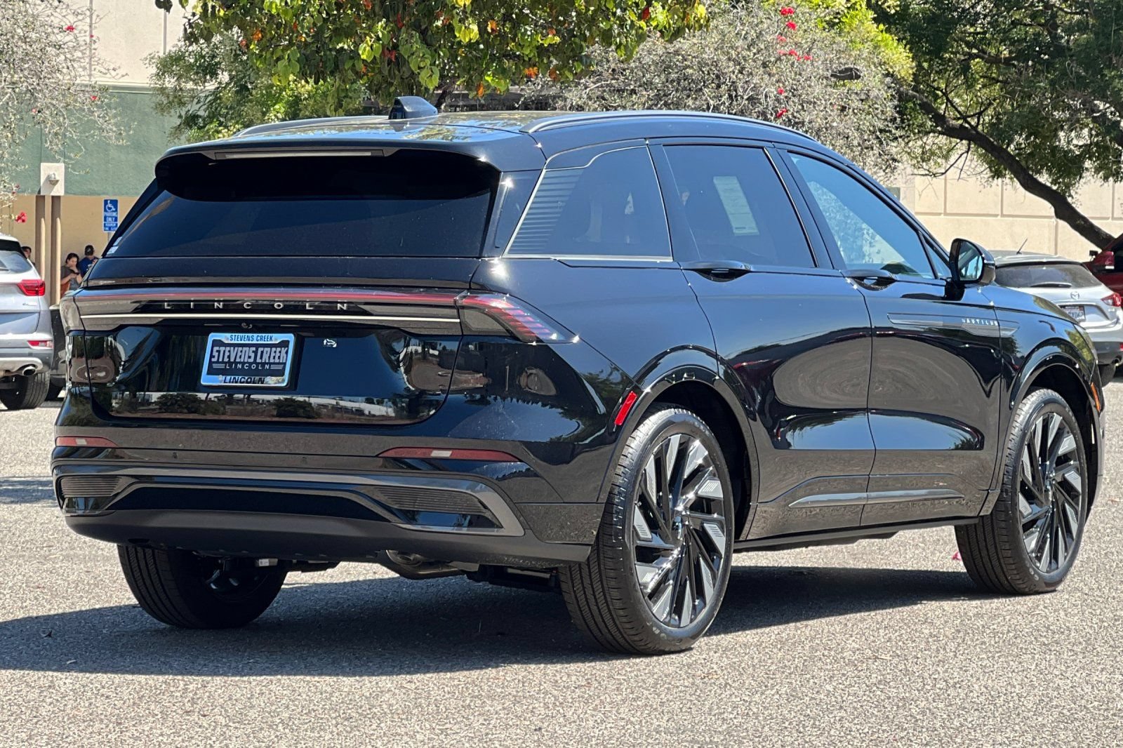 New 2026 Lincoln Nautilus Reserve w/ Jet Appearance Package AWD/4WD image 4