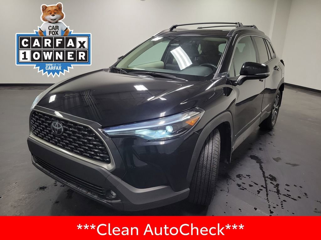 Used 2024 Toyota Corolla Cross XLE image 4