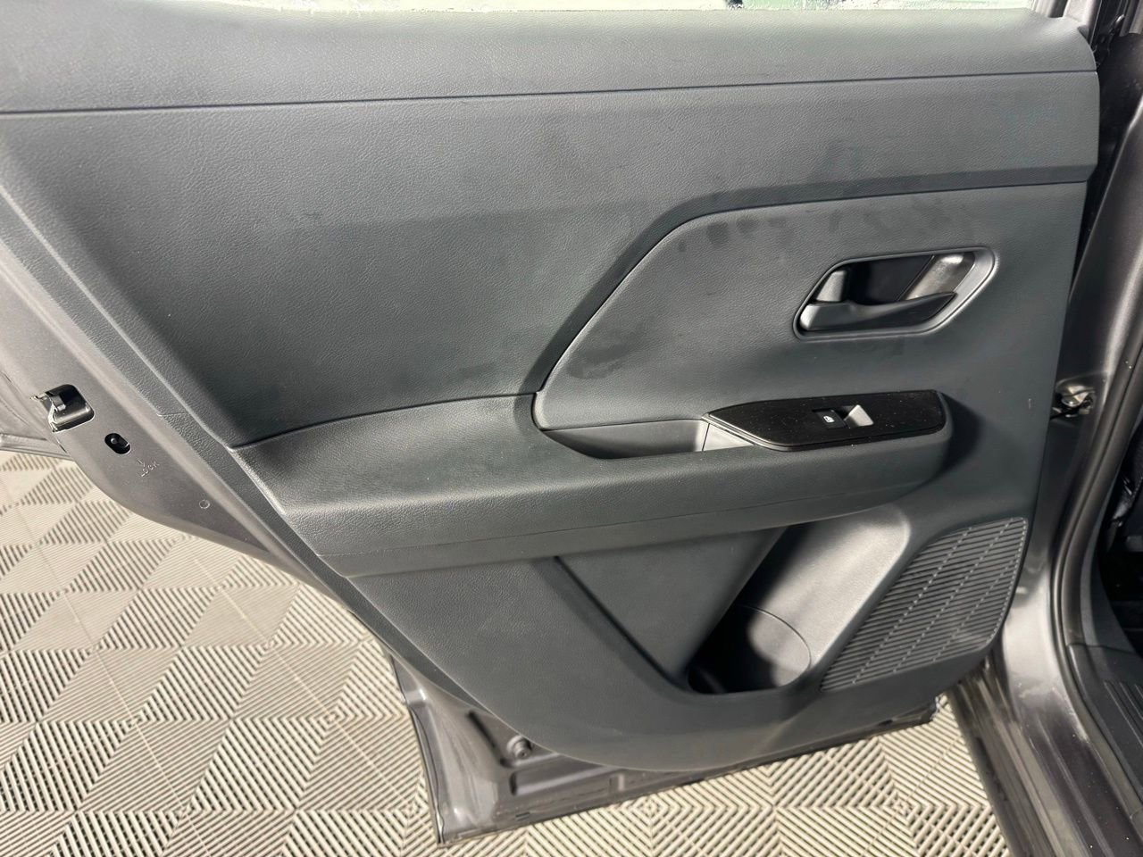 Used 2025 Nissan Kicks S image 22