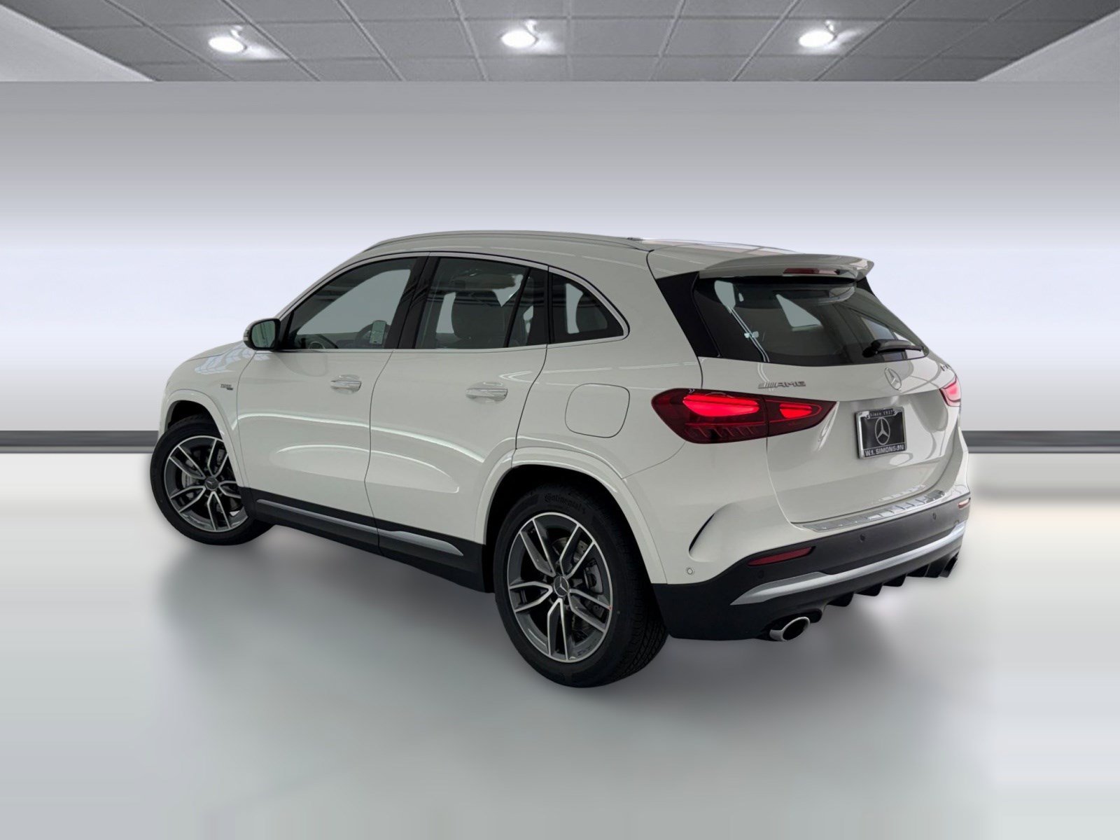 New 2026 Mercedes-Benz GLA 35 AMG 4MATIC image 3