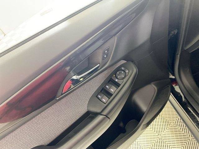 Used 2025 Chevrolet TrailBlazer LT AWD/4WD image 26