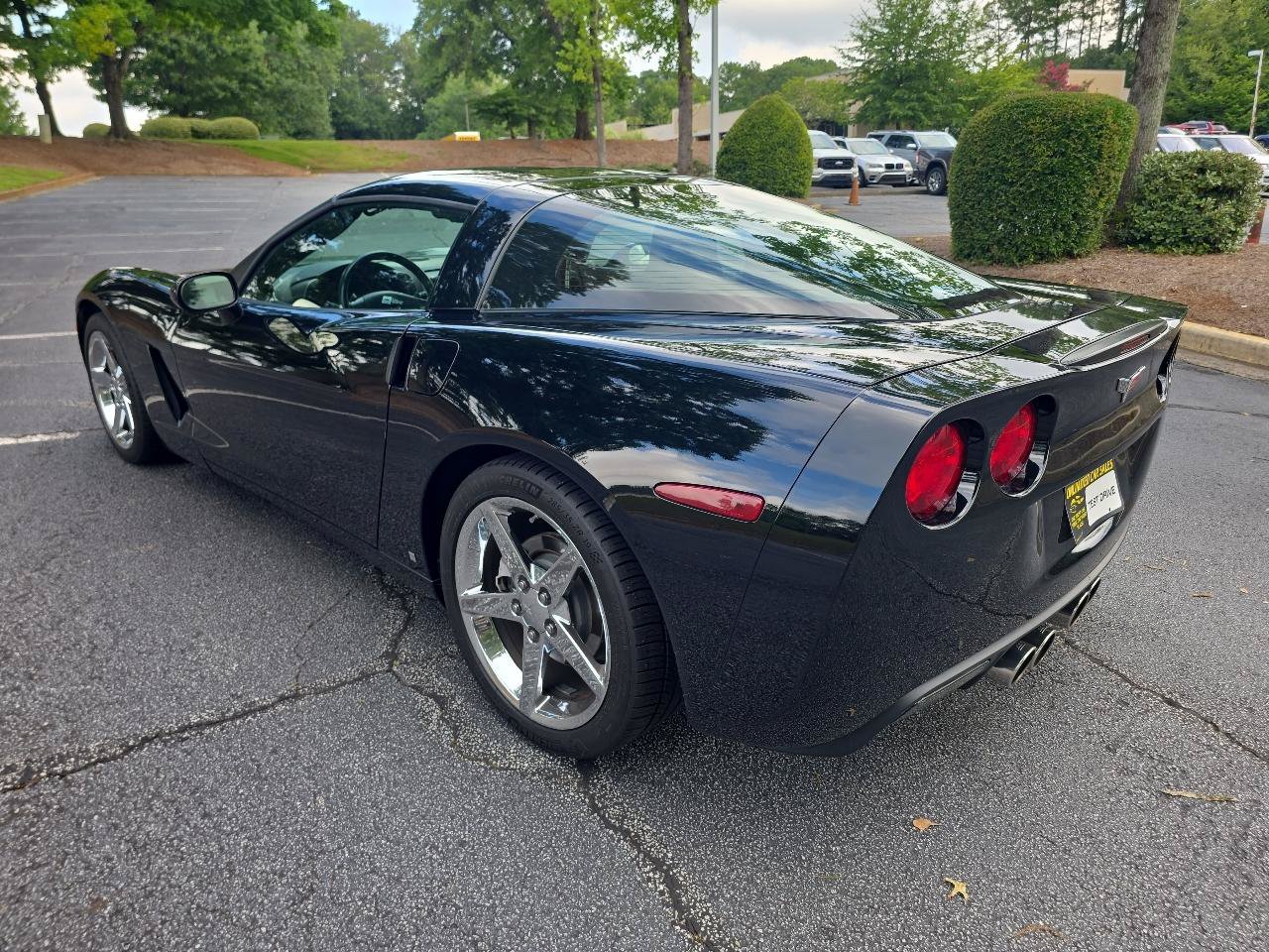 Used 2006 Chevrolet Corvette Coupe w/ Preferred Equipment Group RWD image 3