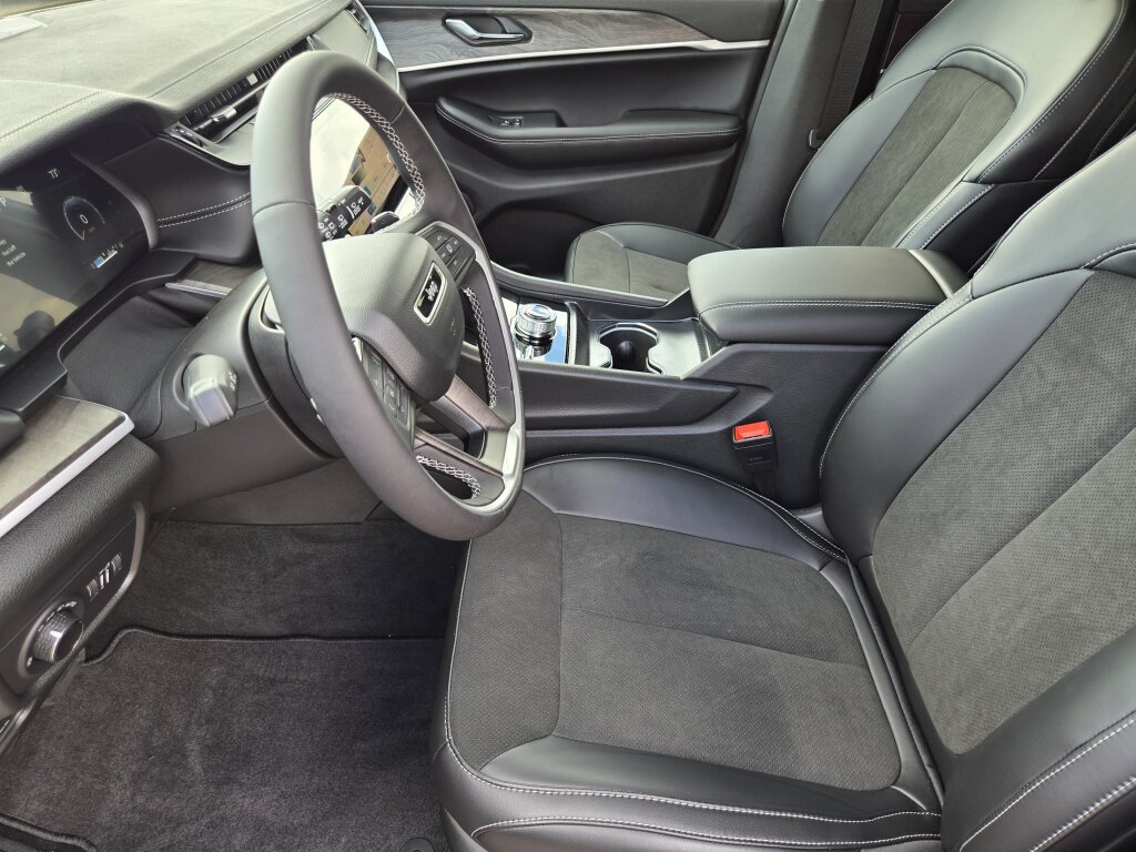New 2027 Jeep Grand Cherokee Altitude AWD/4WD image 8
