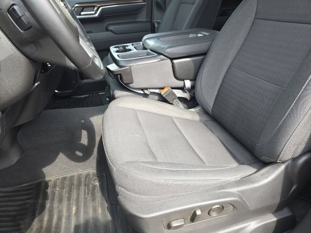 Used 2023 Chevrolet Silverado 1500 LT AWD/4WD image 21