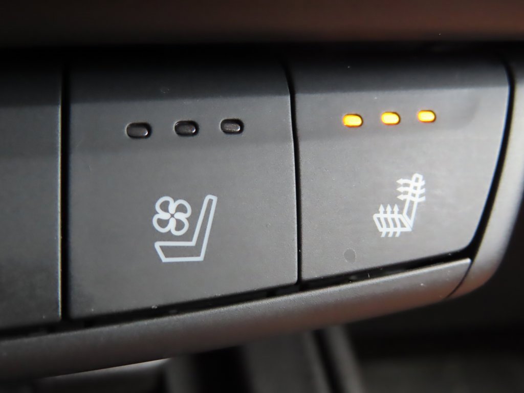 Used 2023 Cadillac XT4 Sport image 8