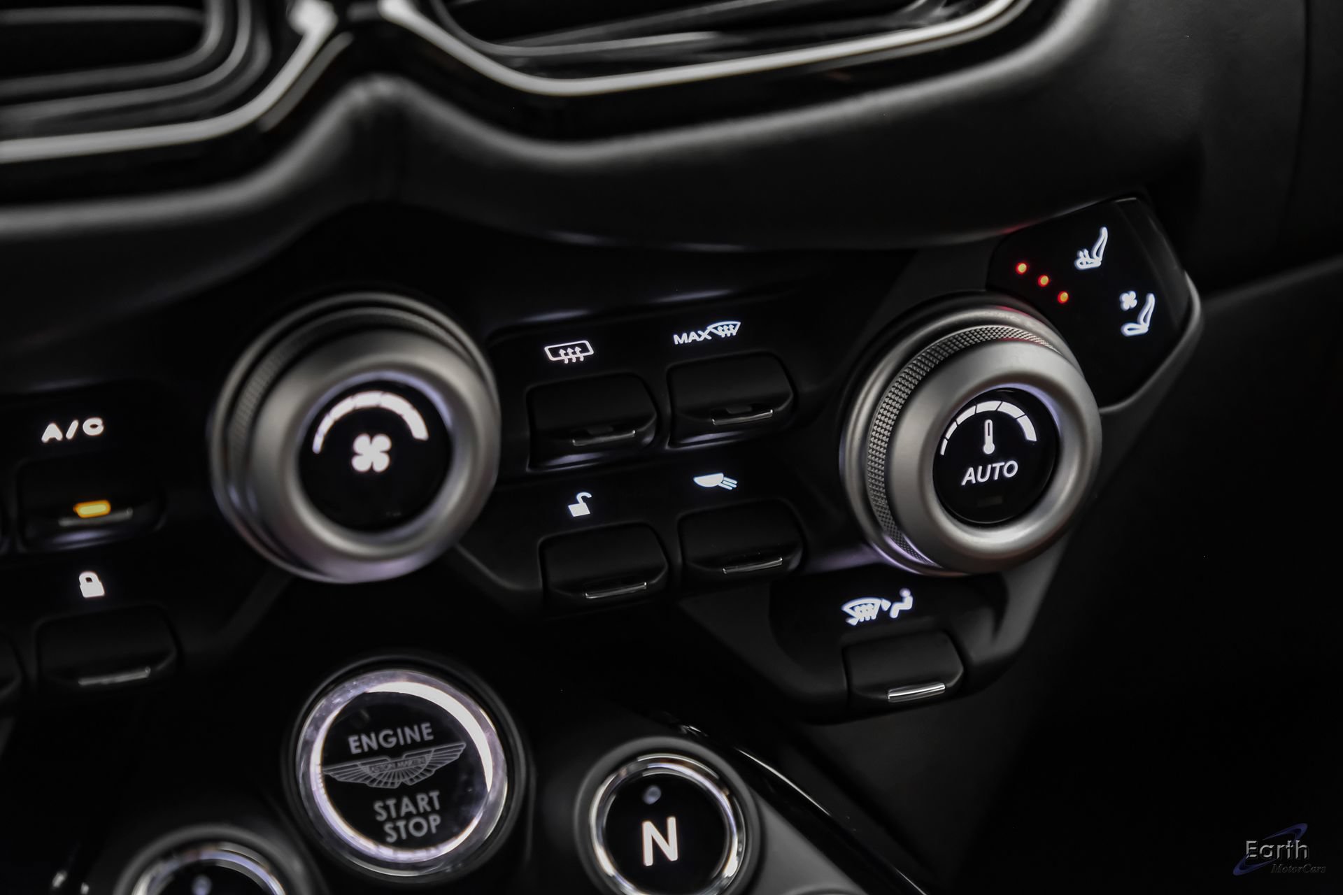 Used 2019 Aston Martin V8 Vantage Coupe RWD image 72