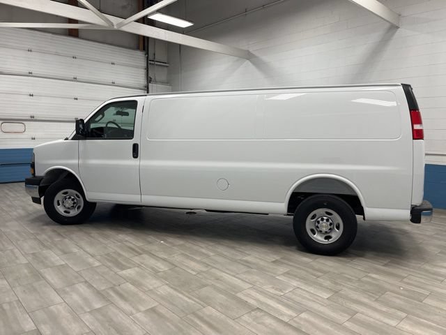 New 2026 Chevrolet Express 3500 Extended w/ Driver Convenience Package RWD image 4