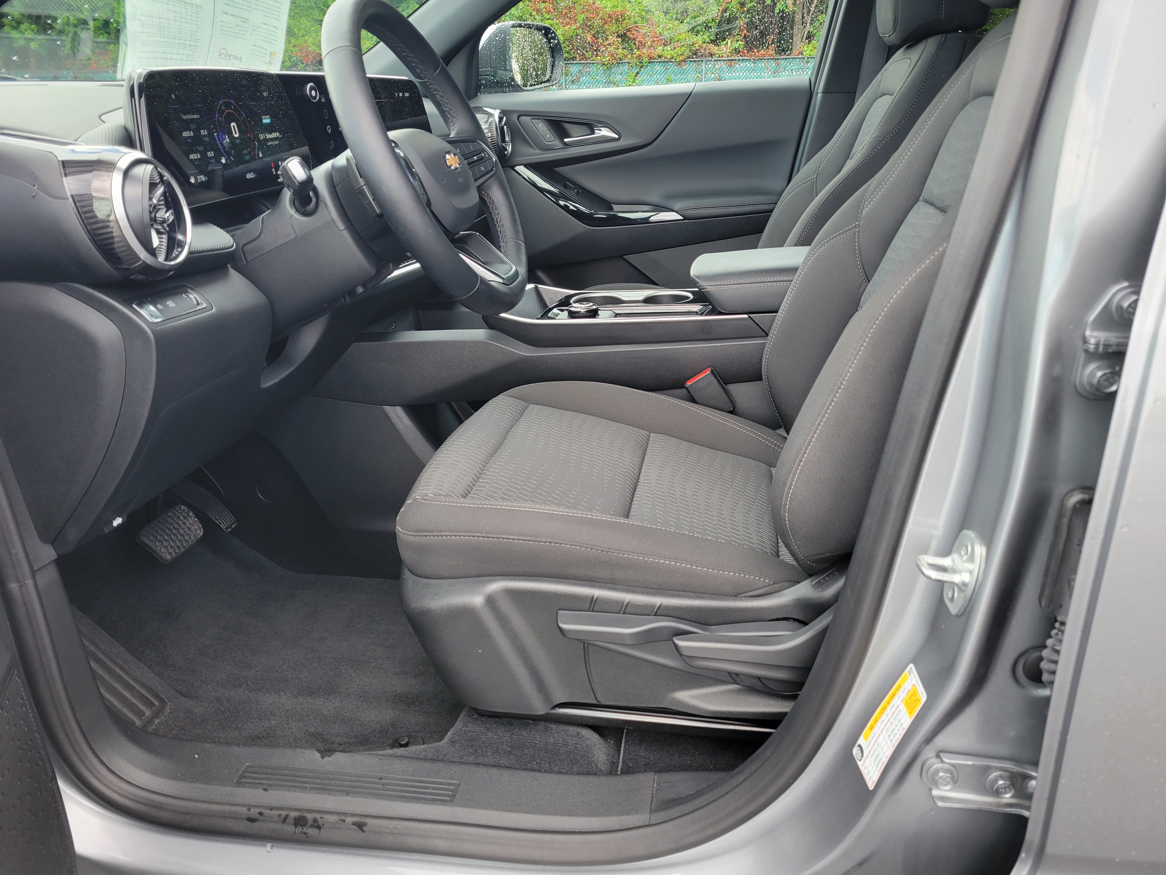 Certified 2026 Chevrolet Equinox LT FWD image 28