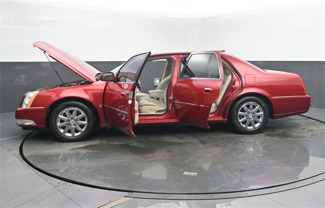 Used 2009 Cadillac DTS image 54