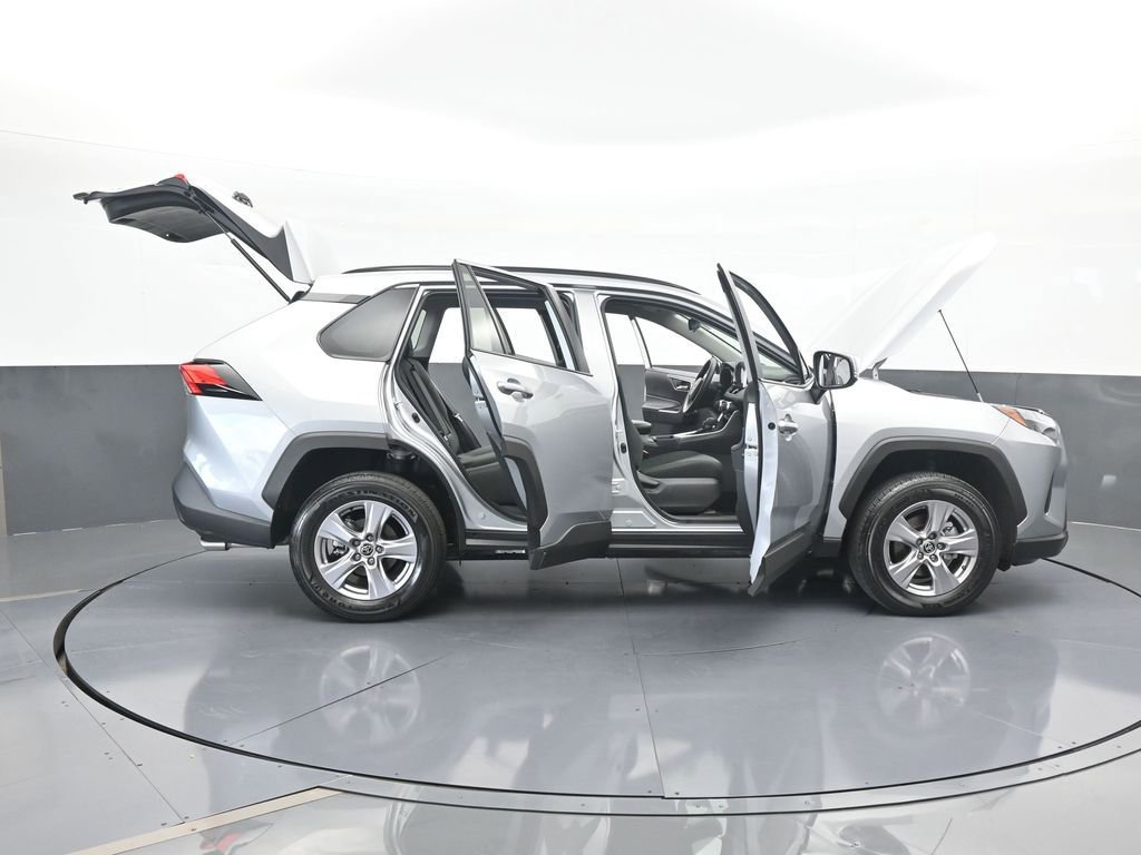 Used 2025 Toyota RAV4 XLE image 72