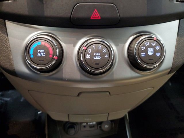 Used 2010 Hyundai Elantra GLS image 19