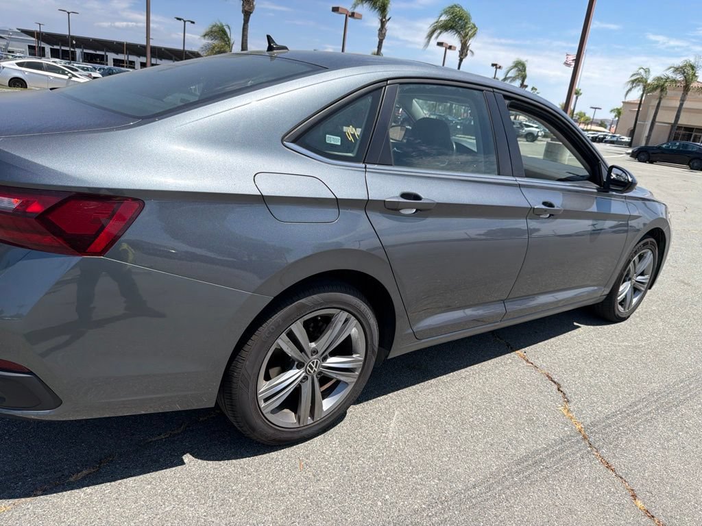 Used 2024 Volkswagen Jetta SE FWD image 12