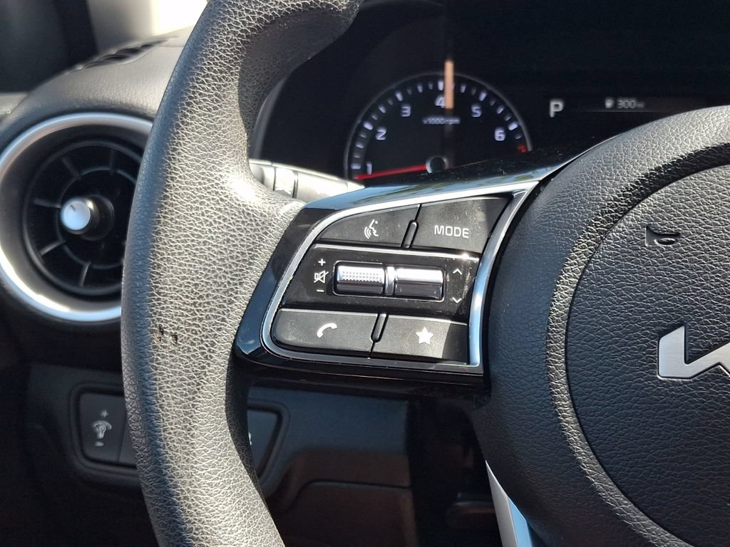 Used 2024 Kia Forte LXS w/ LXS Technology Package FWD image 20