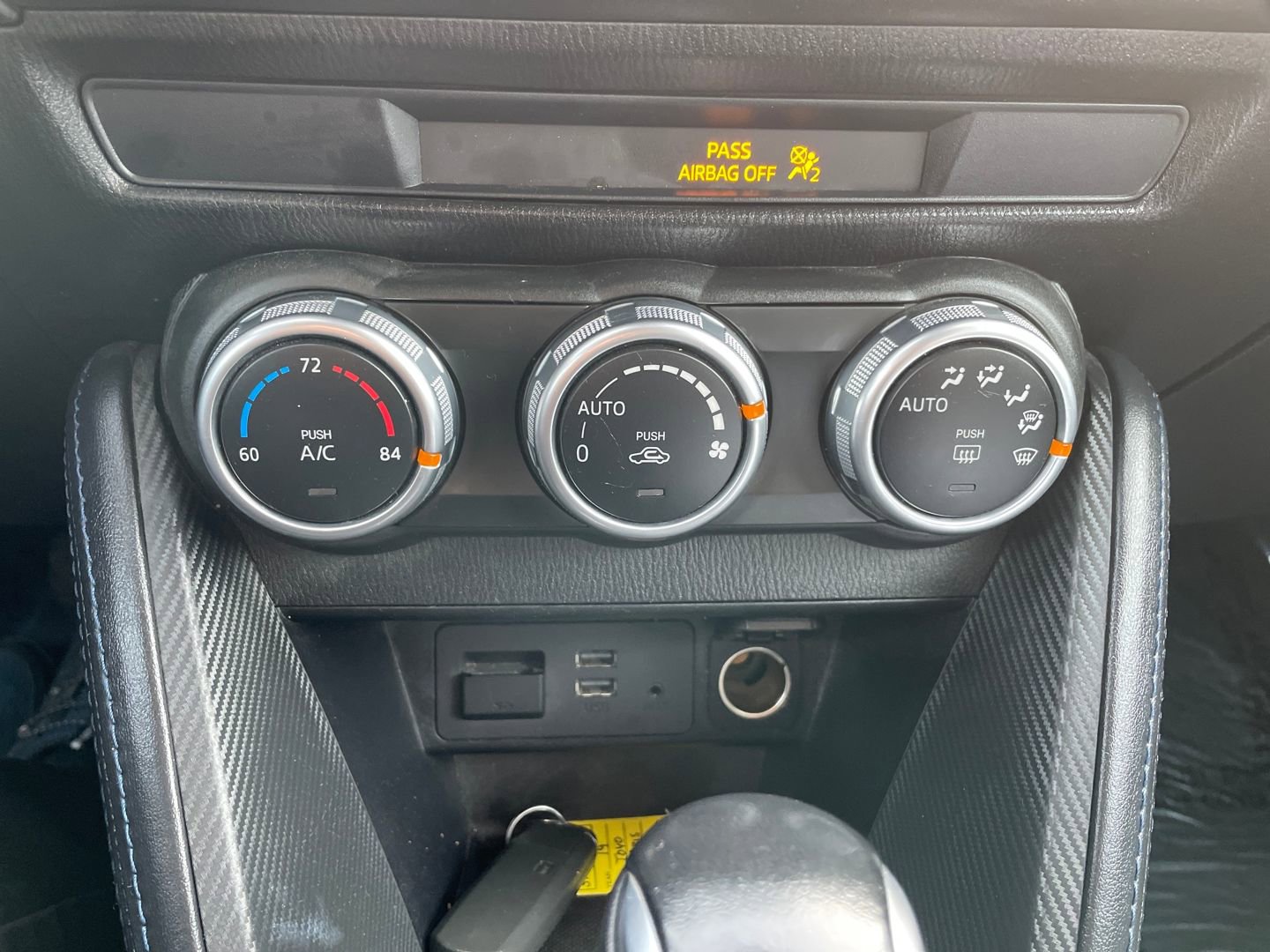 Used 2019 Toyota Yaris XLE image 17