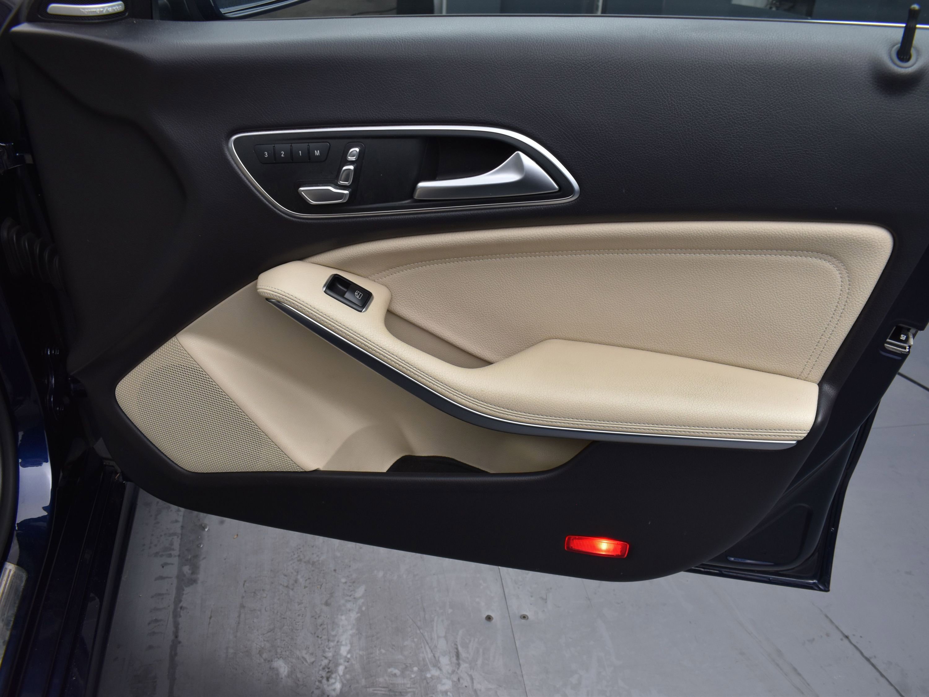 Used 2019 Mercedes-Benz CLA 250 4MATIC image 19