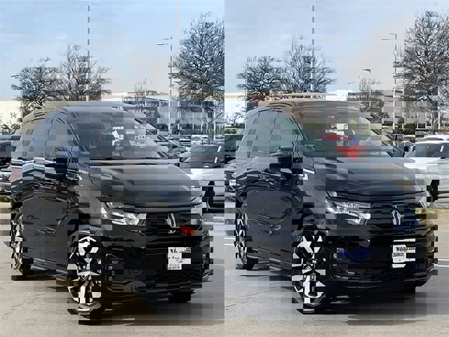 Certified 2026 Honda Odyssey EX-L image 2