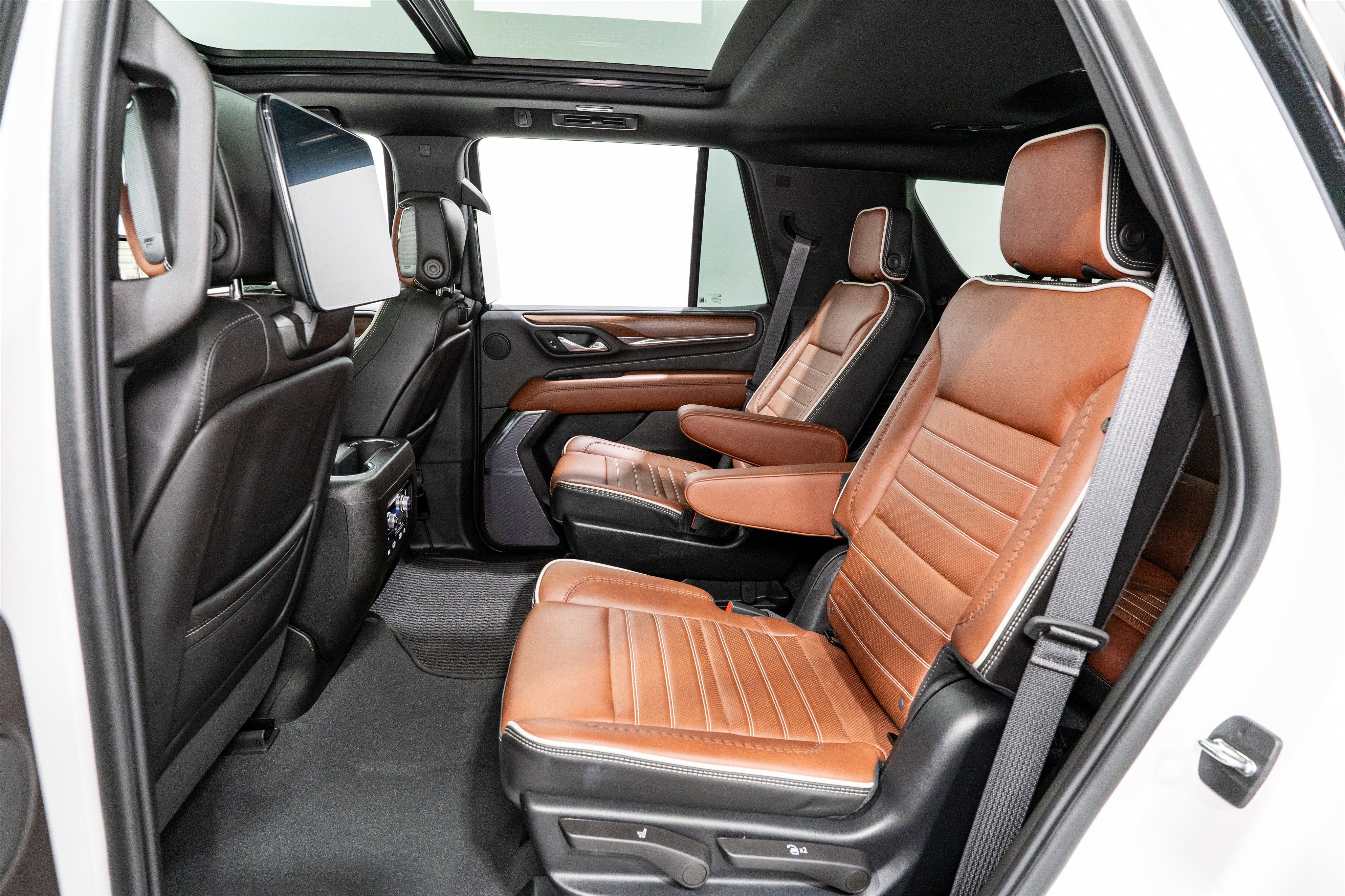 Used 2024 GMC Yukon Denali Ultimate image 34