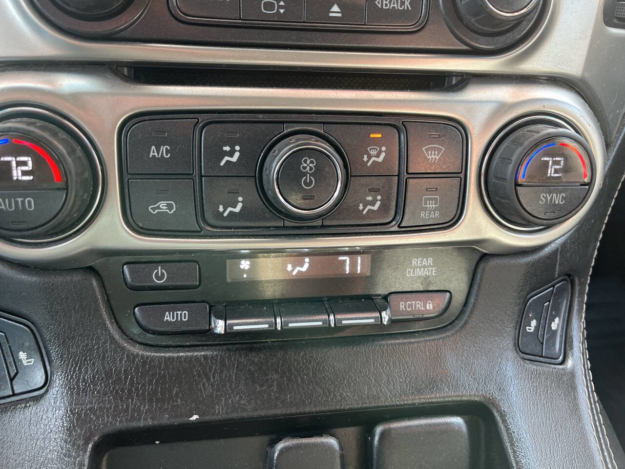 Used 2015 Chevrolet Suburban LT image 25