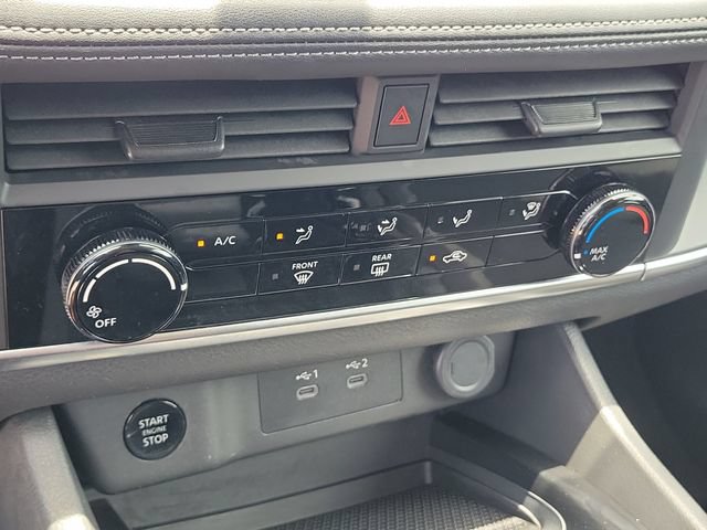 Used 2024 Nissan Rogue S FWD image 29