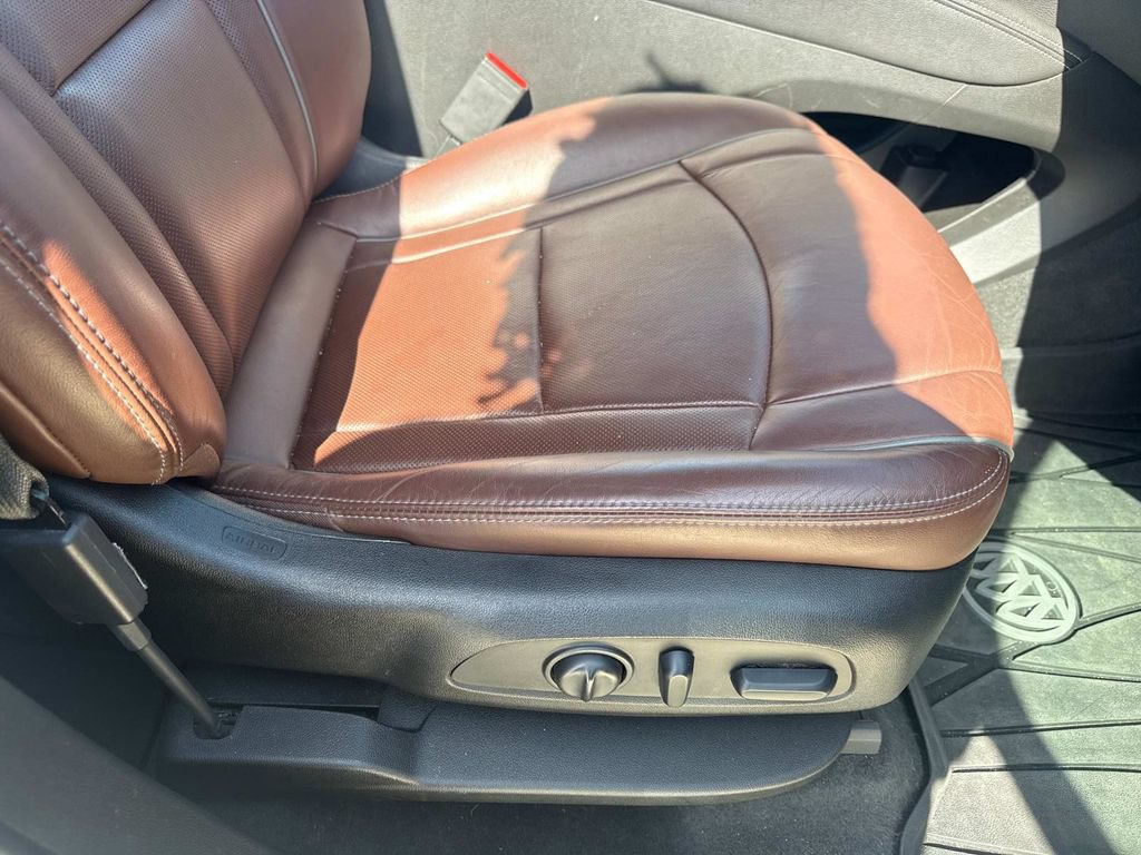 Used 2018 Buick Enclave Avenir w/ Avenir Technology Package FWD image 15