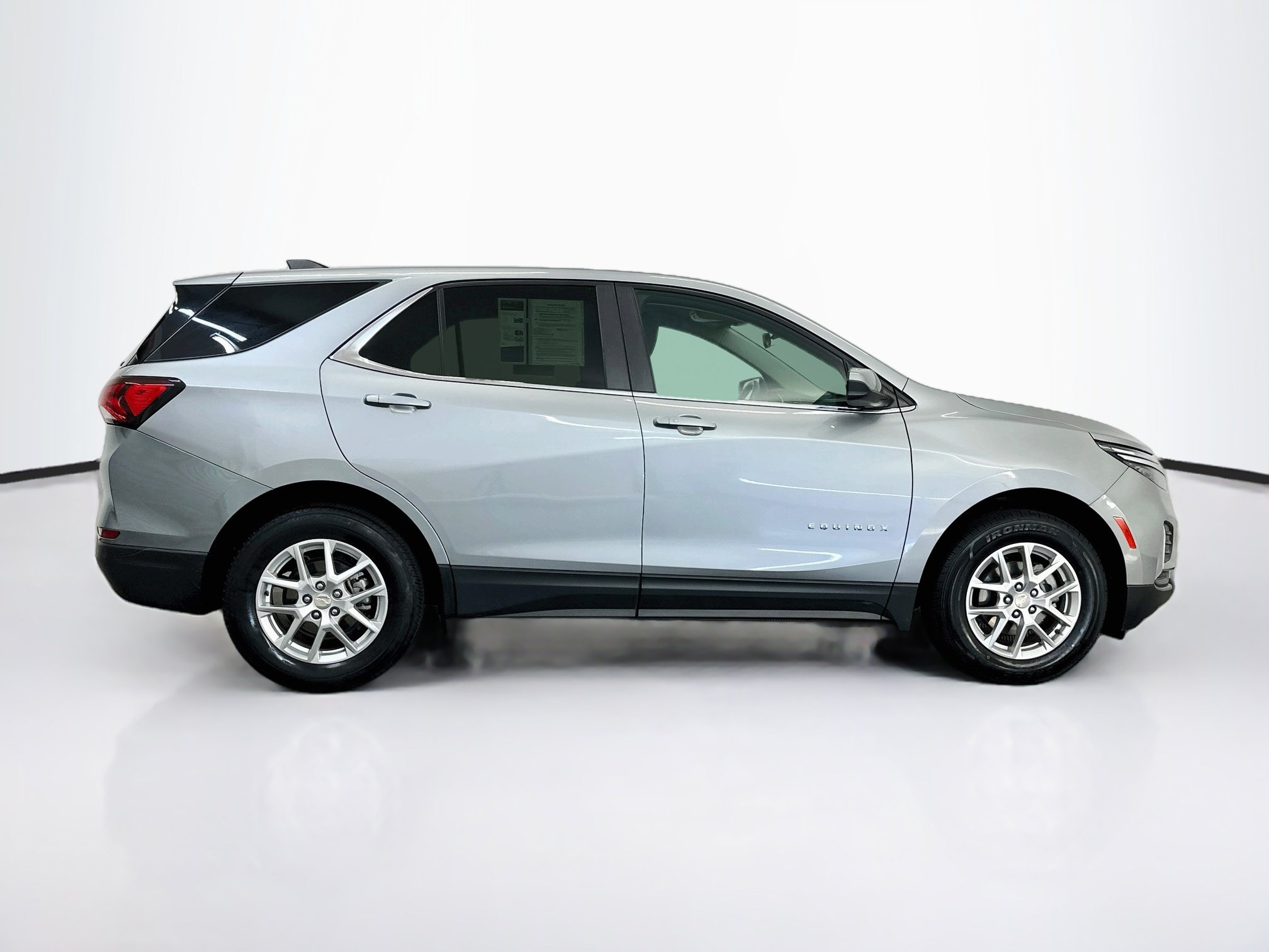 Used 2024 Chevrolet Equinox LT AWD/4WD image 10