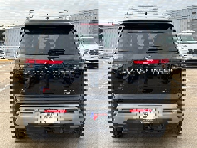 Used 2022 Nissan Pathfinder Platinum w/ Lighting Package (N93) image 8