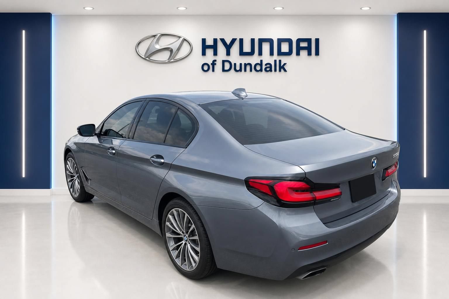Used 2022 BMW 530i w/ M Sport Package RWD image 2