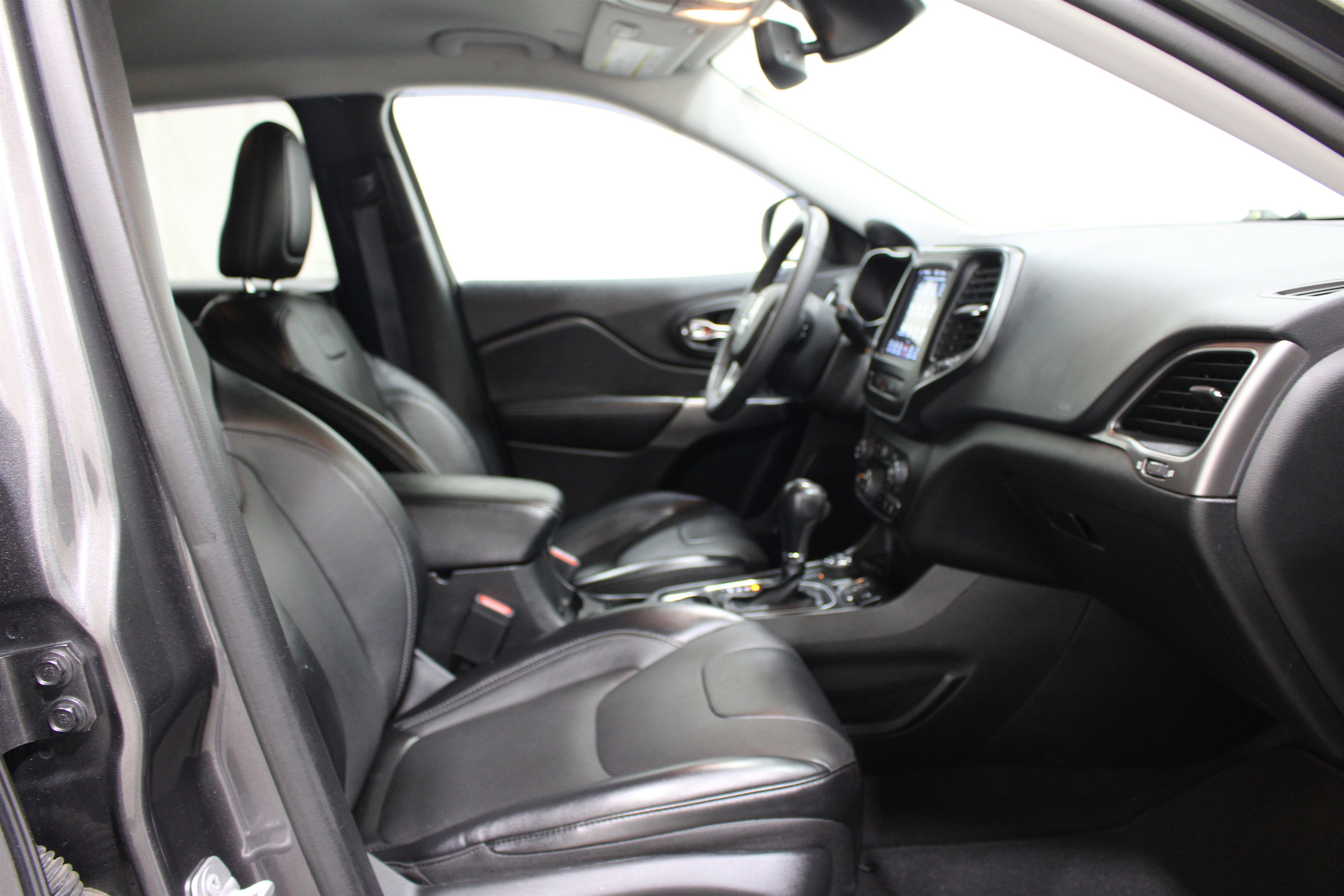 Used 2022 Jeep Cherokee Latitude Lux image 25