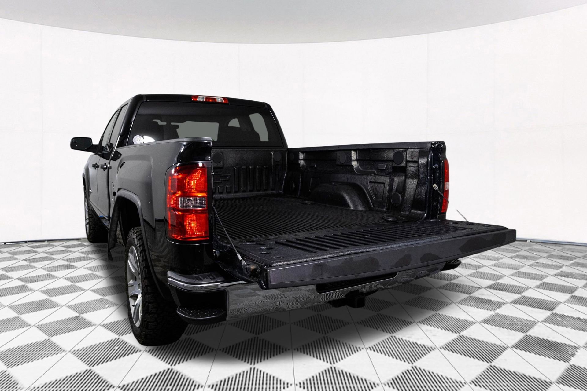 Used 2016 GMC Sierra 1500 SLE w/ SLE Value Package image 9