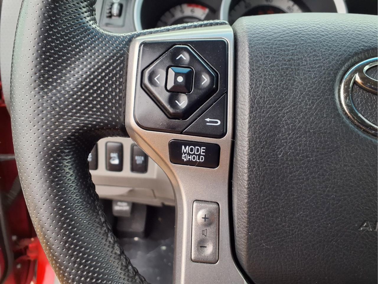 Used 2015 Toyota Tacoma 4x4 Double Cab w/ TRD Off-Road Package image 23