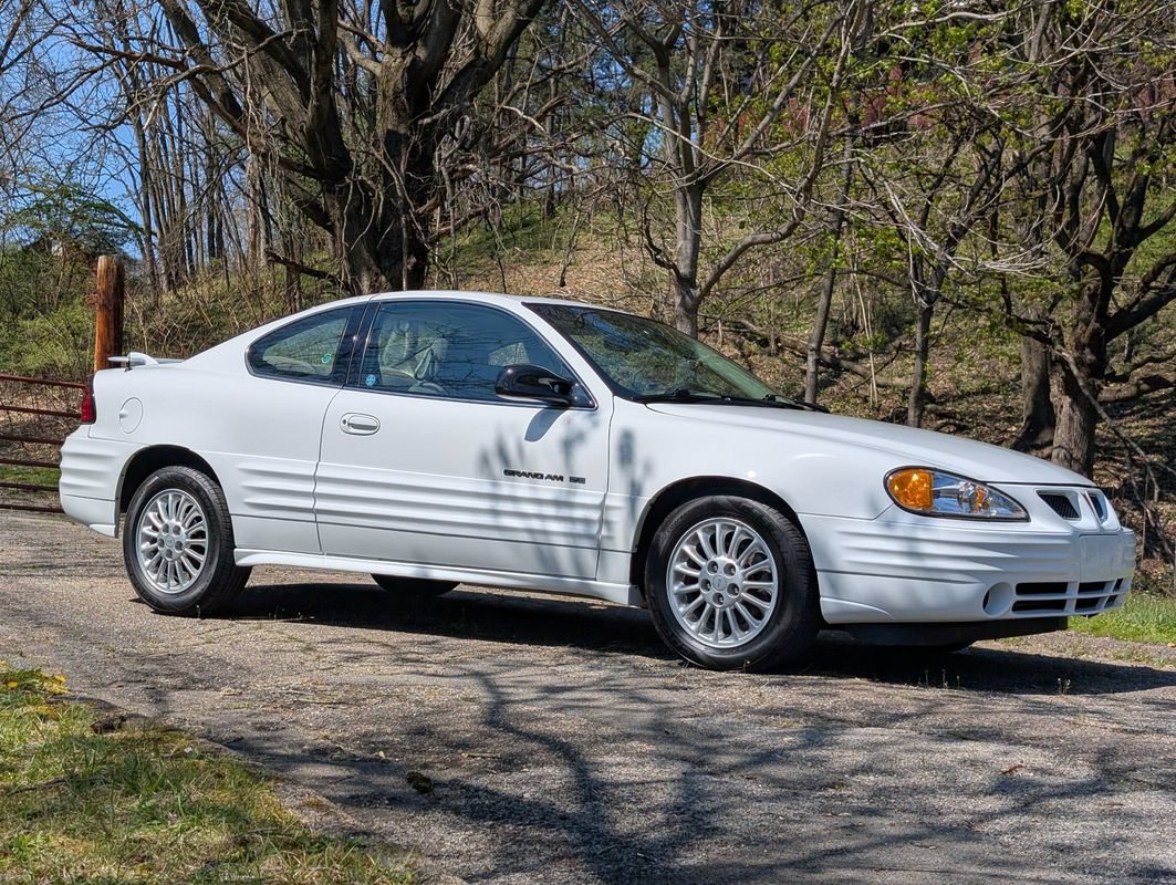 Used 2001 Pontiac Grand Am SE w/ Solid Value Appearance Pkg FWD image 7