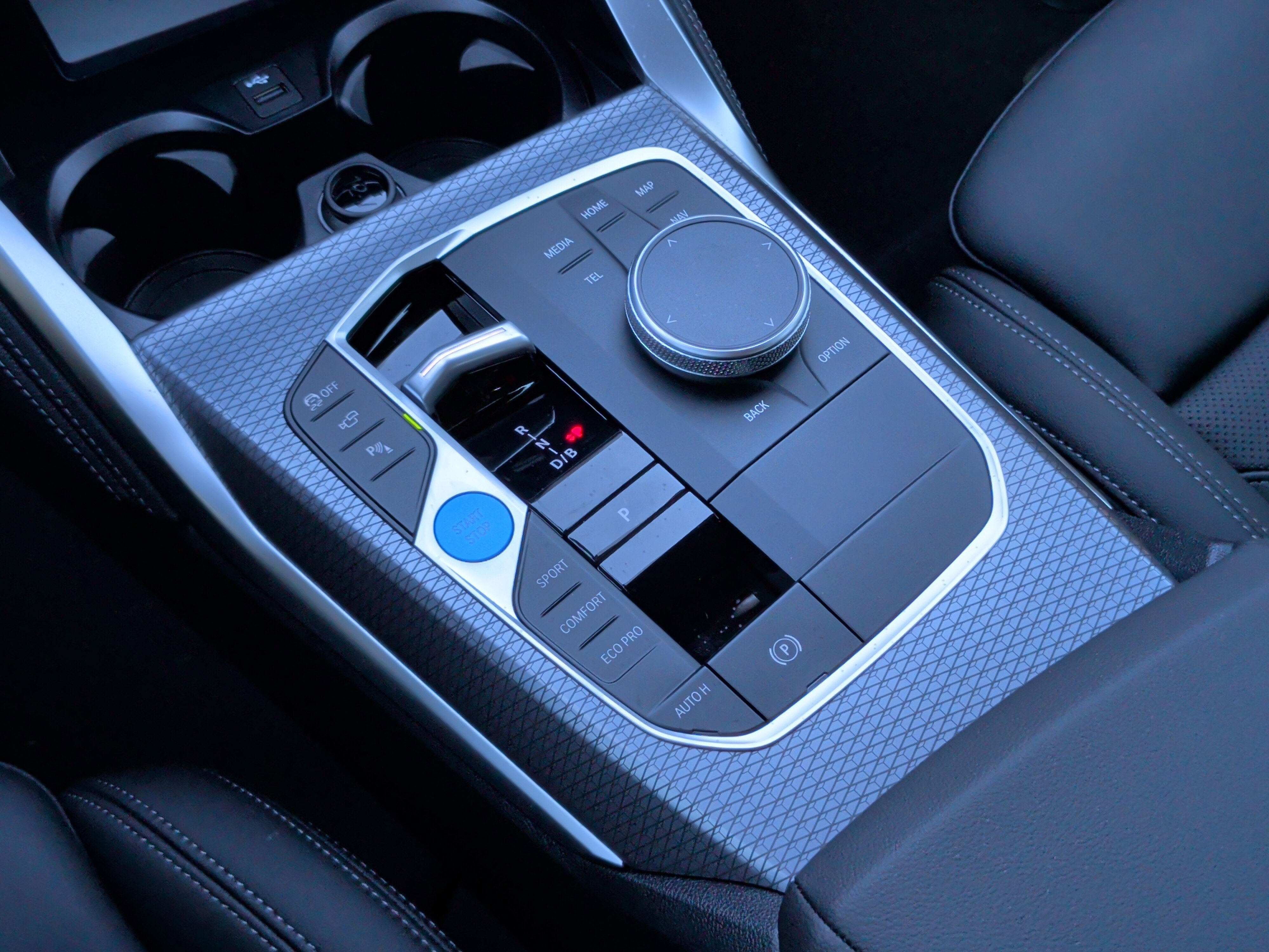 Certified 2025 BMW i4 eDrive40 w/ M Sport Package RWD image 24
